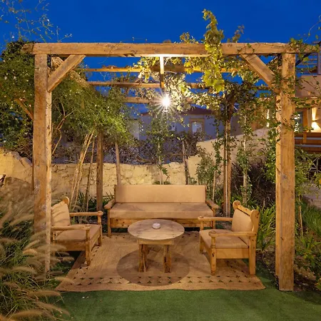 アパートホテル Casa Del Sol (adults Only) 3*